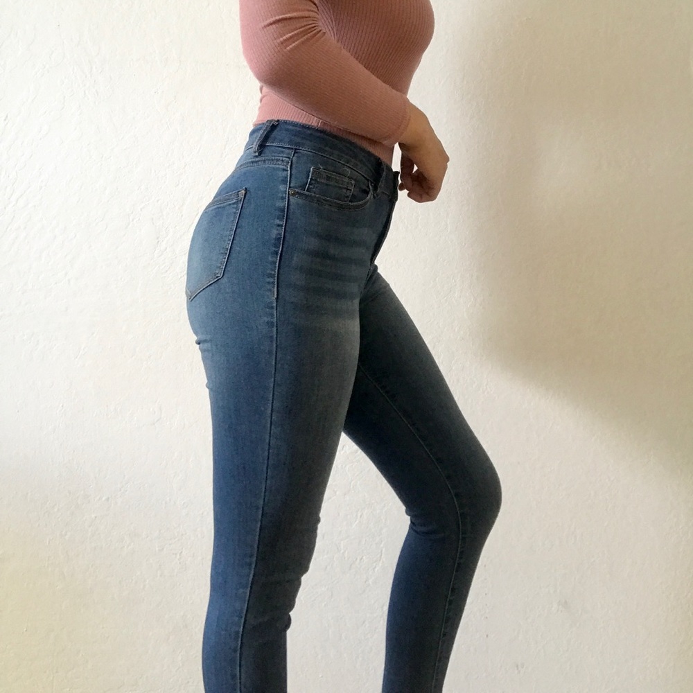 Blue high-waisted jeans
